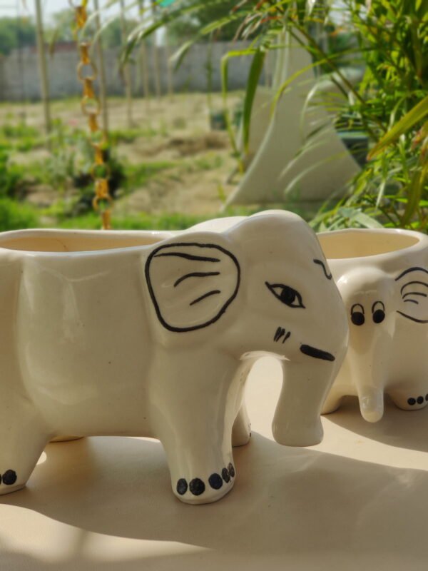 ceremic planter and pots (2) ceremic planter and pots (2)